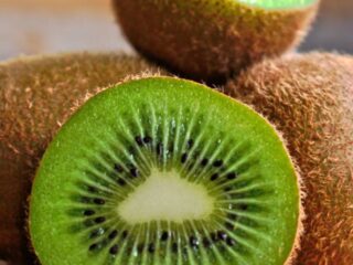 8 Amazing Benefits of kiwi