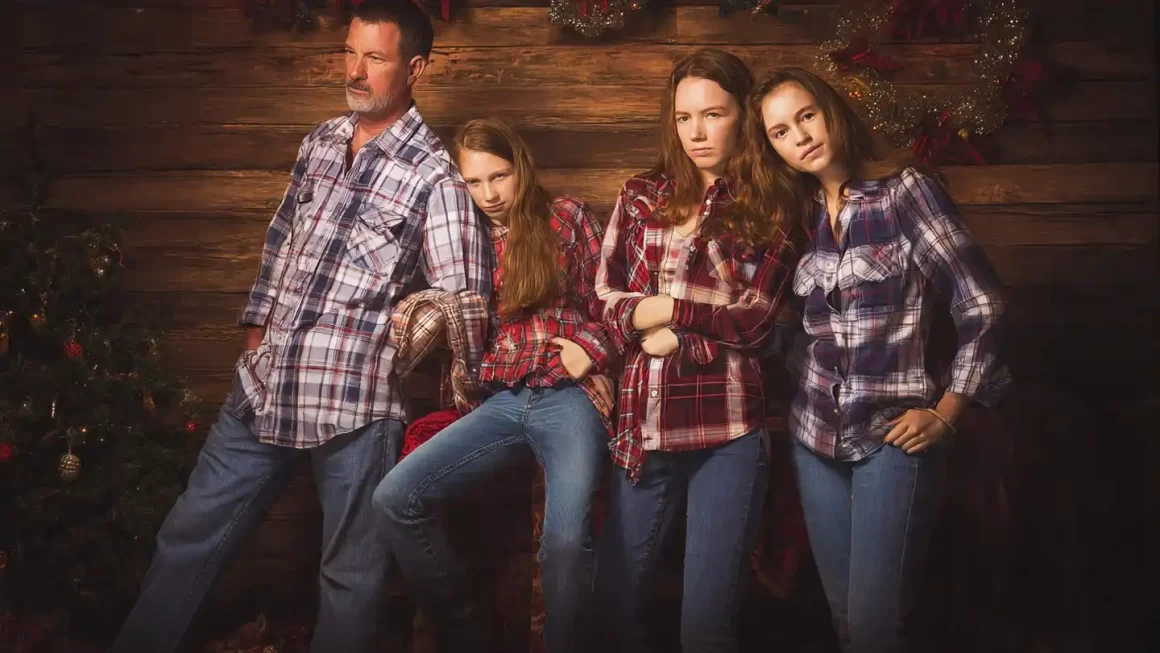 Top 10 Family Christmas Picture Outfit ideas Family Christmas Picture Outfit ideas
